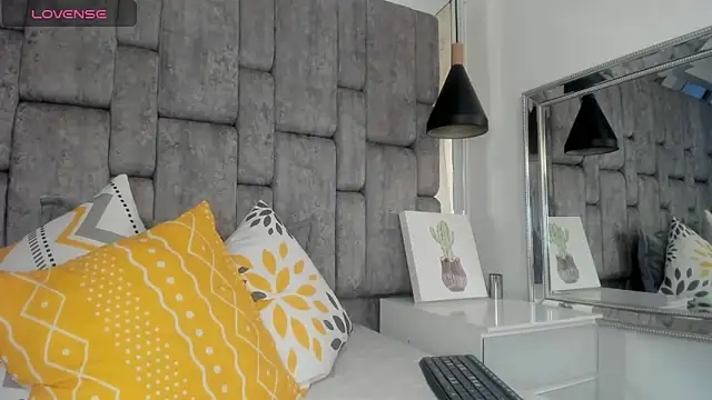 Snapshot of JenniQ69 chatting on July 1, 8:30 pm JenniQ69 online show from July 1, 8:30 pm