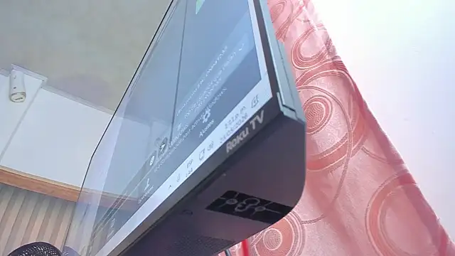 lovely  kiss   online show from May 23, 6:12 pm