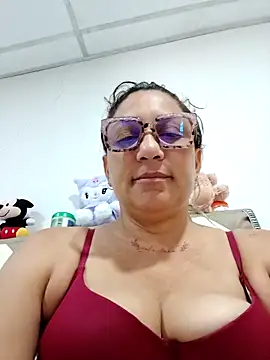 Snapshot of mariacarlota chatting on May 7, 1:16 pm mariacarlota online show from May 7, 1:16 pm