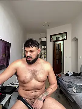 Snapshot of latinCuplex chatting on February 10, 2:21 pm latinCuplex online show from February 10, 2:21 pm