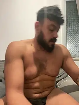 Snapshot of latinCuplex chatting on February 12, 1:22 am latinCuplex online show from February 12, 1:22 am