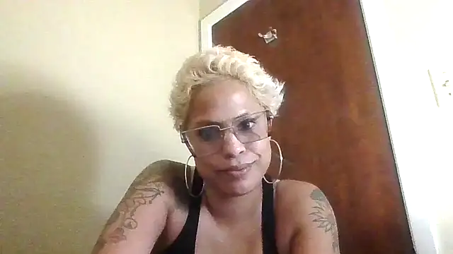 Snapshot of JasmineSkky chatting on June 29, 5:35 am JasmineSkky online show from June 29, 5:35 am
