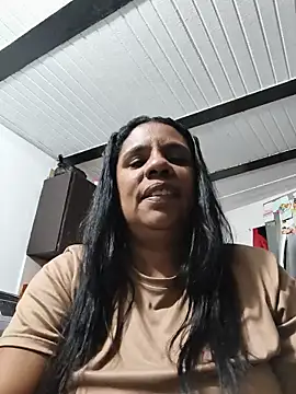 Snapshot of Zeyllyjhonson chatting on June 14, 2:46 am Zeyllyjhonson online show from June 14, 2:46 am
