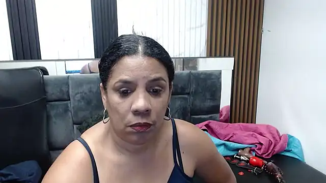 Snapshot of Zeyllyjhonson chatting on July 3, 3:29 pm Zeyllyjhonson online show from July 3, 3:29 pm