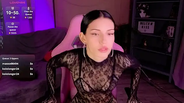 Snapshot of Kelly__Bunny chatting on June 3, 2:33 pm Kelly Bunny online show from June 3, 2:33 pm