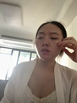 Snapshot of Cheating-wife chatting on June 9, 9:21 am Cheating-wife online show from June 9, 9:21 am