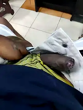 Snapshot of daddy_dikk chatting on April 14, 7:14 am daddy dikk online show from April 14, 7:14 am