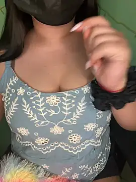 Snapshot of Praachiiii chatting on February 23, 4:37 pm Praachiiii online show from February 23, 4:37 pm