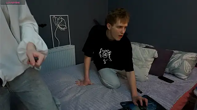 Lola Raivis  online show from March 12, 7:31 pm