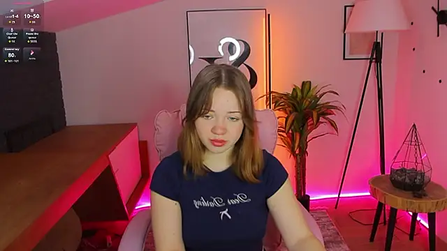 Kiss Moon online show from March 4, 6:41 am