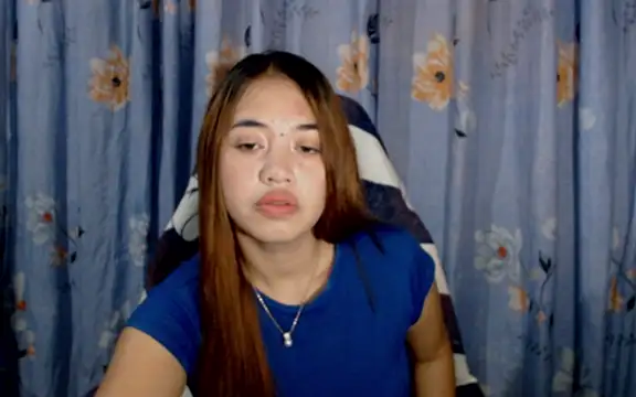 pinay mayahiga online show from April 17, 3:04 pm
