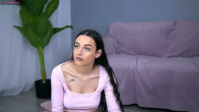 ElaraVixen online show from February 18, 7:32 pm