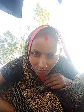 Snapshot of Juli_rathore chatting on January 17, 2:49 am Juli rathore online show from January 17, 2:49 am