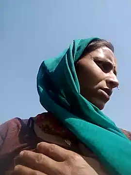 Snapshot of Juli_rathore chatting on March 3, 8:42 am Juli rathore online show from March 3, 8:42 am