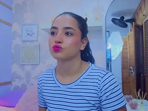 Emma Thompssonn online show from March 9, 11:47 am