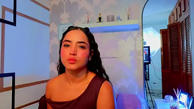 Emma Thompssonn online show from July 9, 12:09 pm