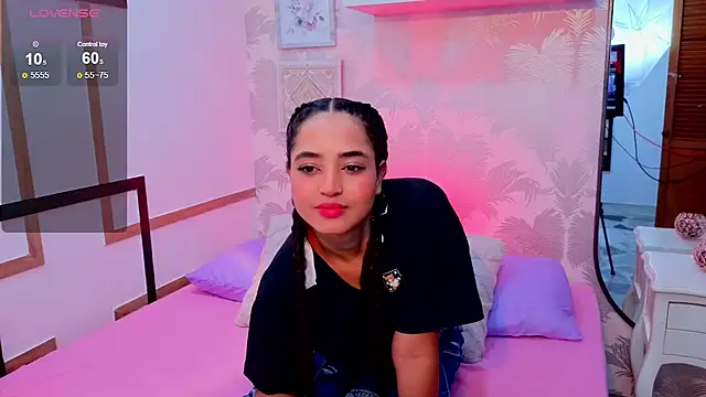 Emma Thompssonn online show from August 1, 12:26 pm