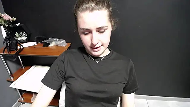 Sunny siren online show from May 19, 12:22 pm
