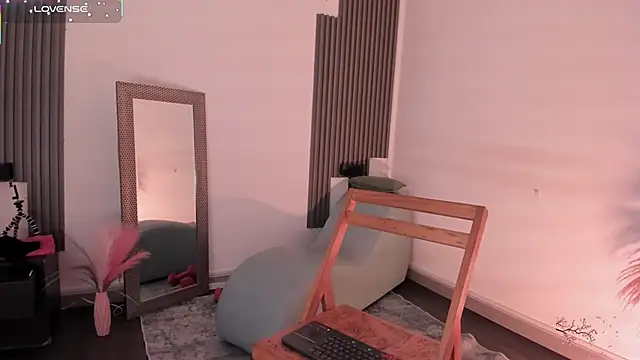 fransheskarossi online show from February 5, 12:10 pm