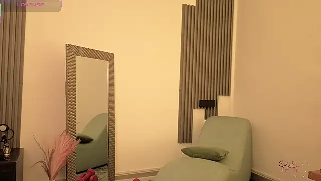 fransheskarossi online show from February 26, 12:15 pm