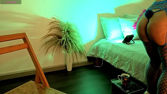 fransheskarossi online show from March 3, 12:22 pm