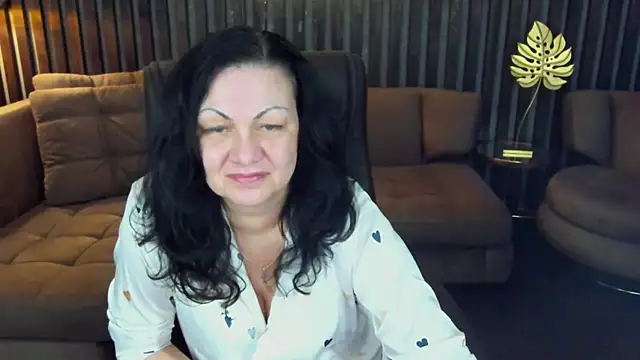 Snapshot of IrissMoon chatting on April 26, 5:49 am IrissMoon online show from April 26, 5:49 am