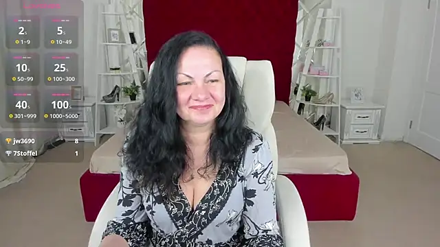IrissMoon online show from May 29, 5:49 am