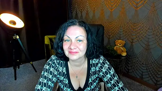 IrissMoon online show from June 11, 2:53 am