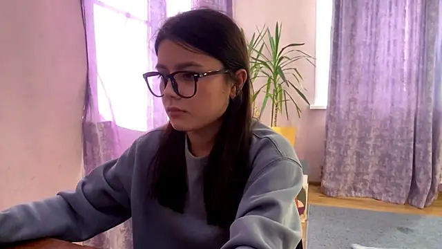 SaintMari online show from May 1, 2:43 pm