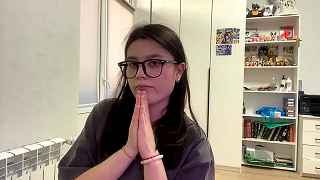 Snapshot of SaintMari chatting on May 3, 2:23 pm SaintMari online show from May 3, 2:23 pm