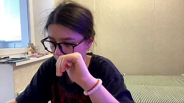 Snapshot of SaintMari chatting on May 21, 12:23 pm SaintMari online show from May 21, 12:23 pm