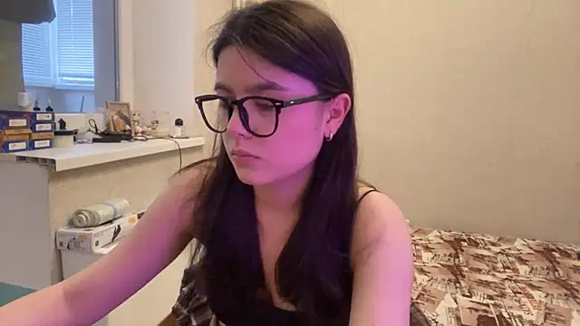 Snapshot of SaintMari chatting on June 7, 2:21 pm SaintMari online show from June 7, 2:21 pm