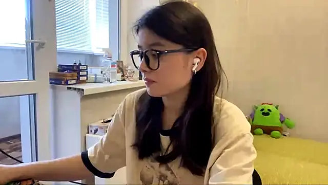 Snapshot of SaintMari chatting on June 16, 2:19 pm SaintMari online show from June 16, 2:19 pm