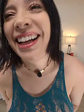 Snapshot of candyxtreox chatting on August 4, 3:03 pm candyxtreox online show from August 4, 3:03 pm