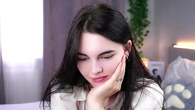 Snapshot of MirnaTellado chatting on June 15, 7:21 am MirnaTellado online show from June 15, 7:21 am