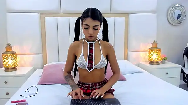 AbannyRogerss online show from July 7, 12:20 pm