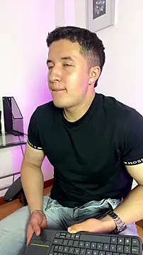 Snapshot of Alexander_Connor chatting on July 28, 12:48 pm Alexander Connor online show from July 28, 12:48 pm