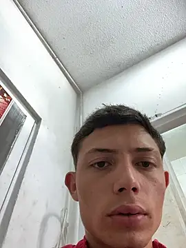 santiObrero online show from February 11, 3:50 pm