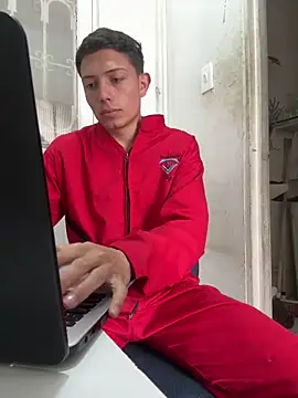 santiObrero online show from May 4, 3:30 pm