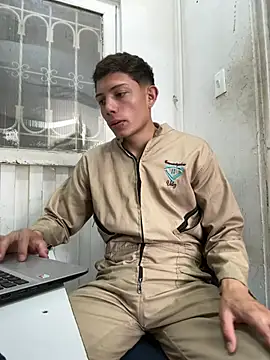 santiObrero online show from July 18, 4:11 pm