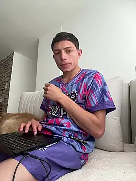 santiObrero online show from July 24, 4:38 pm
