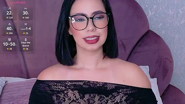 Snapshot of Sienna-Gold chatting on June 3, 2:33 pm Sienna-Gold online show from June 3, 2:33 pm