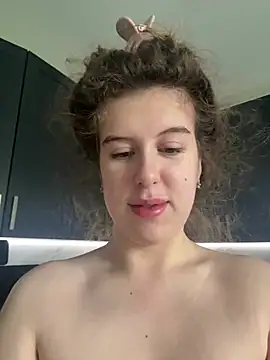 Snapshot of LilianBliss chatting on July 29, 10:02 am LilianBliss online show from July 29, 10:02 am