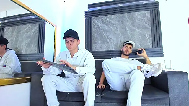 Snapshot of Angel_Villareal chatting on February 14, 5:04 am Angel Villareal online show from February 14, 5:04 am