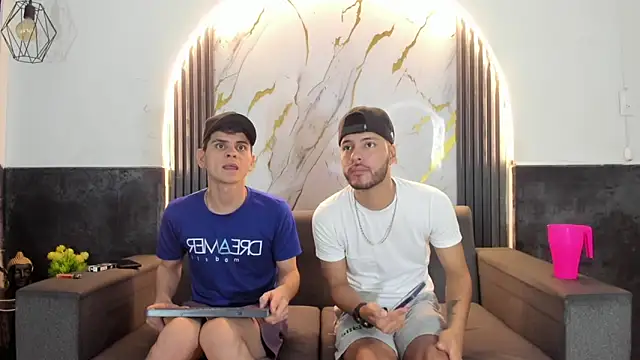 Snapshot of Angel_Villareal chatting on February 26, 5:06 am Angel Villareal online show from February 26, 5:06 am