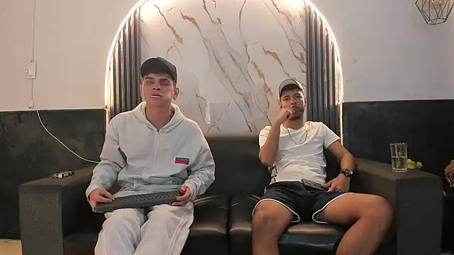 Snapshot of Angel_Villareal chatting on March 5, 4:41 am Angel Villareal online show from March 5, 4:41 am