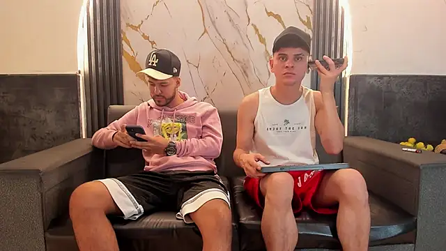 Snapshot of Angel_Villareal chatting on March 20, 5:23 am Angel Villareal online show from March 20, 5:23 am