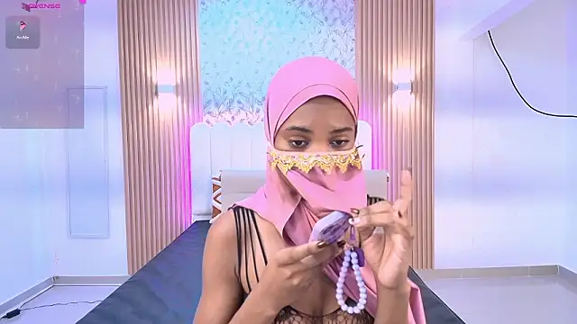 Snapshot of Amira_Alzahra chatting on March 13, 5:14 am Amira Alzahra online show from March 13, 5:14 am