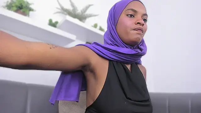 Amira Alzahra online show from June 20, 6:00 pm