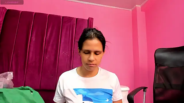 Snapshot of mitzukywinteer chatting on May 21, 8:49 pm mitzukywinteer online show from May 21, 8:49 pm